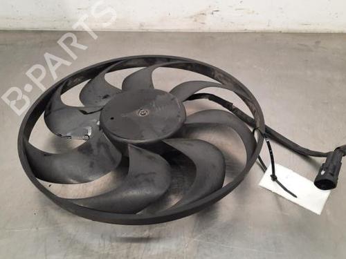 Used Radiator fan PEUGEOT 308 SW III (FC_, FJ_, FR_, F4_, FN_) BlueHDi 130 (FCYHZL, FCYHZT) (131 hp) 23634203