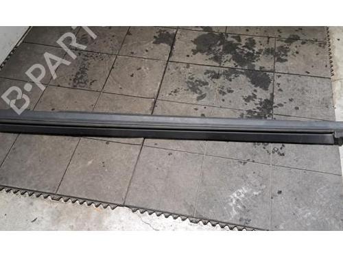 Used Left sideskirt VOLVO XC40 (536) T4 (190 hp) 31843053