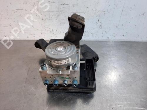 Used ABS pump BMW X1 (F48) sDrive 18 d (150 hp) 19649137