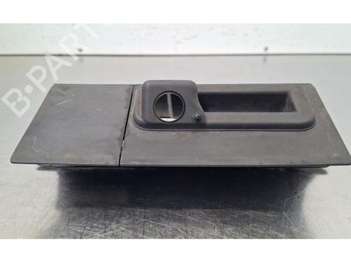 switch-audi-q4-e-tron-suv-f4b-2020-34117926 main image