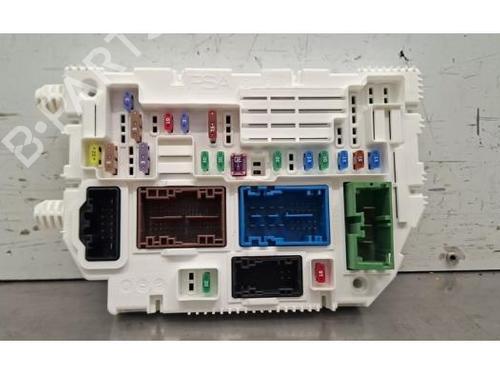 Used Fuse box Fuse box 39500112 39500112