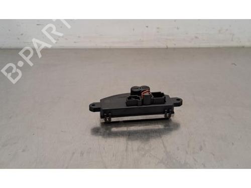 Varmeblæsermodstand PEUGEOT 308 III (FB_, FH_, FP_, F3_, FM_) e-308 (FMZKWZ) (156 hp) 29393040