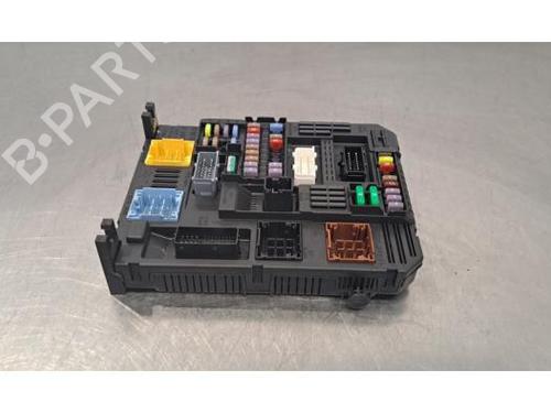 Used Fuse box PEUGEOT EXPERT Van (V_) 2.0 BlueHDi 120 (122 hp) 32820606
