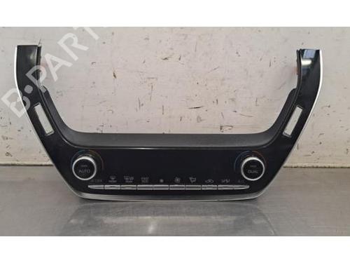 climate-control-toyota-corolla-estate-_e21_-2019-34385873 main image