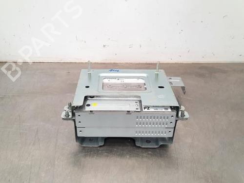 Bilradio LAND ROVER DEFENDER Station Wagon (L663) D200 MHEV 4x4 (200 hp) 23580081