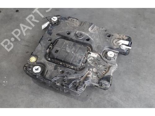 Used AdBlue tank PEUGEOT 2008 II (UD_, US_, UY_, UJ_, UR_, UC_) 1.5 BlueHDI 110 (UDYHSK) (110 hp) 23618436