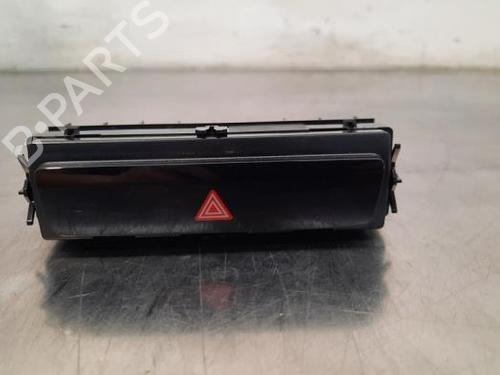 Used Warning switch AUDI Q4 E-TRON SUV (F4B) 40 (204 hp) 23616383