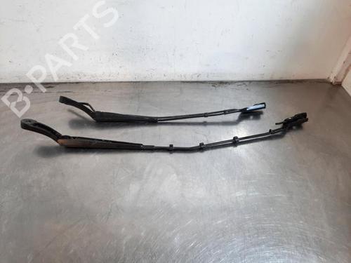 Used Front windshield wiper arm Front windshield wiper arm 38181593 38181593