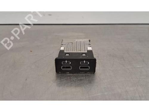 Used Electronic module BMW 1 (F40) 118 i (136 hp) 32276810