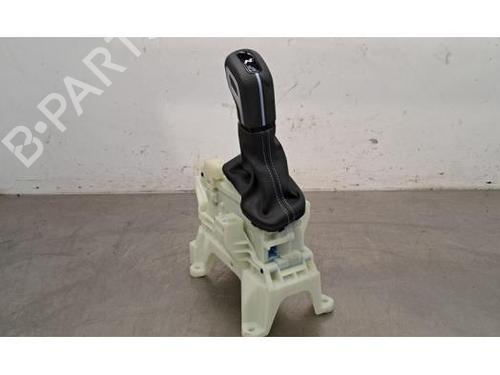 Used Gear lever HYUNDAI i30 FASTBACK (PDE, PDEN) 1.0 T-GDI (120 hp) 24600201
