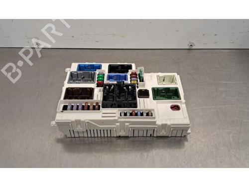 Used Fuse box Fuse box PEUGEOT 3008 III (KA_, KB_, KC_) Hybrid 136 (KAHPYE) (136 hp) 32158770 32158770