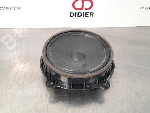 speakers-tesla-model-3-5yj3-ev-107974400e-2017-10885686 main image