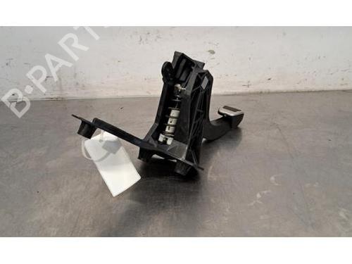 Clutch pedal PEUGEOT 208 II (UB_, UP_, UW_, UJ_) 1.5 BlueHDI 100 | BP24419140I13 