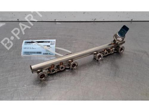 Used Injection rail Injection rail 36872832 36872832
