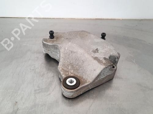 Used Engine mount MERCEDES-BENZ GLA-CLASS (X156) GLA 180 (156.942) (122 hp) 15025497