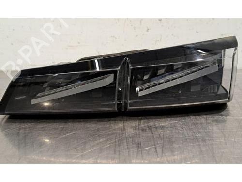 Højre baglygte PEUGEOT 308 III (FB_, FH_, FP_, F3_, FM_) PureTech 130 (FPHNSL, FPHNST) (131 hp) 23640896