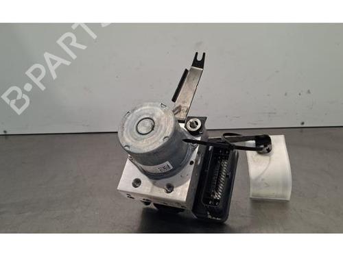 Used ABS pump MERCEDES-BENZ CLA Shooting Brake (X118) CLA 180 d (118.603) (116 hp) 31633946
