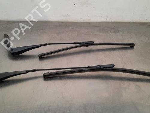 Used Front windshield wiper arm BMW 1 (E87) 116 d (116 hp) 23596510