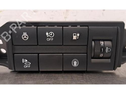 switch-nissan-leaf-ze1-2017-34254359 main image