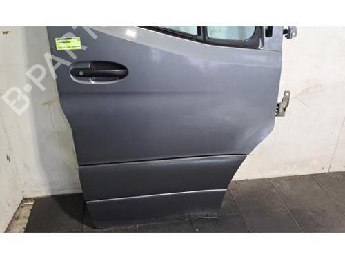 Used Right front door MERCEDES-BENZ SPRINTER 3,5-t Van (B907, B910) 315 CDI RWD (907.631, 907.633, 907.635, 907.637) (150 hp) 30521606