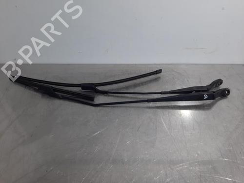 Used Front windshield wiper arm PEUGEOT 208 I (CA_, CC_) 1.4 HDi (68 hp) 23578678