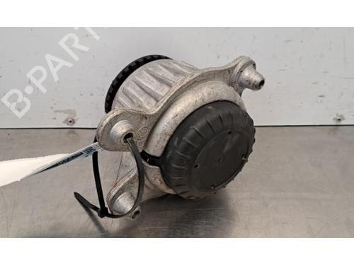 Used Engine mount Engine mount MERCEDES-BENZ C-CLASS (W205) C 220 BlueTEC / d (205.002, 205.004) (170 hp) 33927770 33927770