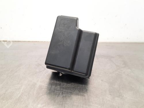 Sikringsdåse RENAULT CLIO V (B7_) 1.0 TCe 90 (B7MT) (91 hp) 15791261