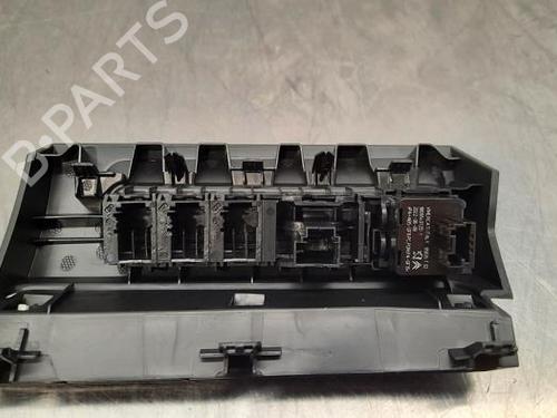 Switch PEUGEOT 308 III (FB_, FH_, FP_, F3_, FM_) PureTech 110 (FPHNPL) | BP19633938I30