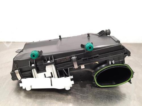 Used Air filter box MERCEDES-BENZ GLE (V167) GLE 400 d 4-matic (167.123) (330 hp) 23588304