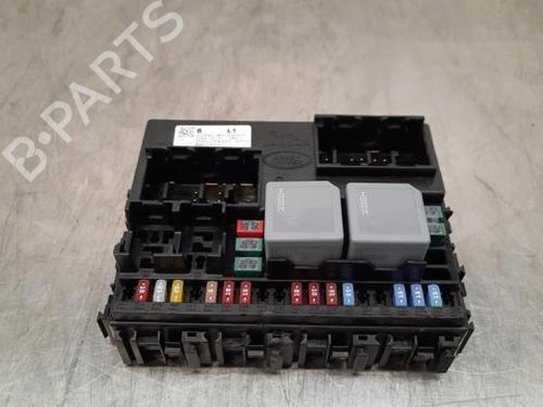 Used Fuse box LAND ROVER RANGE ROVER SPORT III (L461) P440e PHEV AWD (441 hp) 23597138