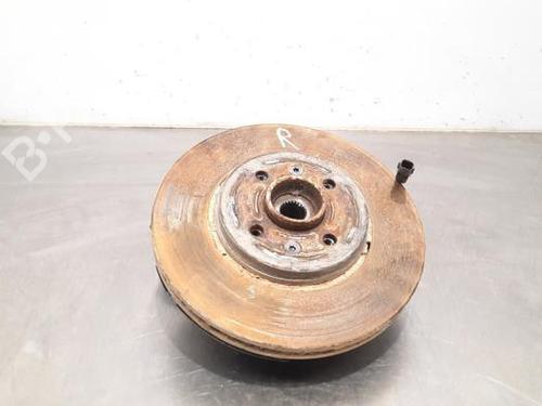Used Right front steering knuckle RENAULT CLIO V (B7_) 1.5 Blue dCi 85 (B7AG) (86 hp) 23589348