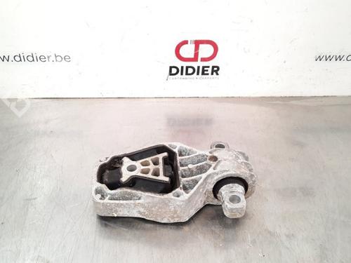 Used Engine mount MERCEDES-BENZ CLA Coupe (C117) CLA 180 CDI / d (117.312) (109 hp) 10895479