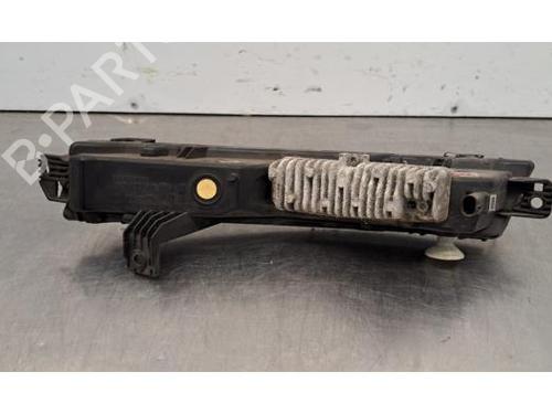 Feu de brouillard avant gauche LAND ROVER RANGE ROVER SPORT II (L494) 3.0 SDV6 4x4 | BP30501112C30