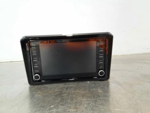 Used Radio TOYOTA COROLLA Estate (_E21_) 1.8 Hybrid (ZWE211) (122 hp) 15789306