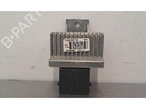 Used Electronic module Electronic module RENAULT MASTER III Van (FV) 2.3 dCi 145 RWD (FV0E, FV0F, FV0T, FV10, FV12, FV11) (146 hp) 33750872 33750872