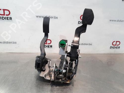 Used Pedal OPEL CROSSLAND X / CROSSLAND (P17, P2QO) 1.2 (75) (110 hp) 10894169