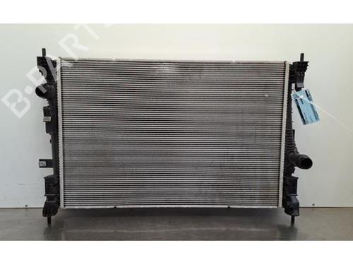 Used Water radiator Water radiator PEUGEOT 3008 III (KA_, KB_, KC_) Plug-in Hybrid 195 (KBDGK3) (194 hp) 35935255 35935255