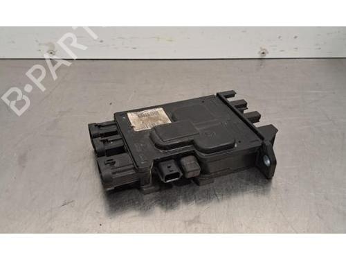 fuse-box-renault-trafic-iii-van-fg_-2014-32161779 main image