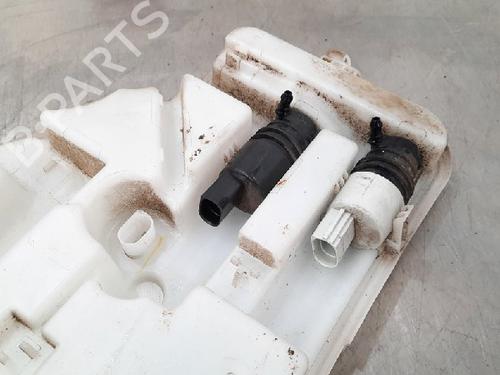 Used Windscreen washer tank BMW 1 (F20) 116 d (116 hp) 10890458