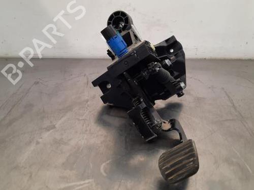 Used Clutch pedal RENAULT TRAFIC III Van (FG_) 1.6 dCi 145 (FGMG) (145 hp) 23596178