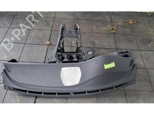 Dashboard MERCEDES-BENZ C-CLASS (W205) C 200 d (205.011) A2056801704 | A2056802504