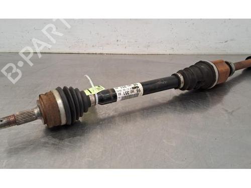 Used Right front driveshaft PEUGEOT 2008 II (UD_, US_, UY_, UJ_, UR_, UC_) e-2008 (UKZKXZ) (136 hp) 28966584