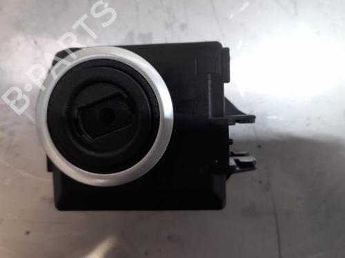 Used Card reader MERCEDES-BENZ GLA-CLASS (X156) GLA 200 CDI / d (156.908) (136 hp) 20078595