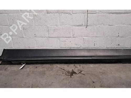 Used Left sideskirt LAND ROVER RANGE ROVER SPORT II (L494) 3.0 SDV6 4x4 (306 hp) 25610385