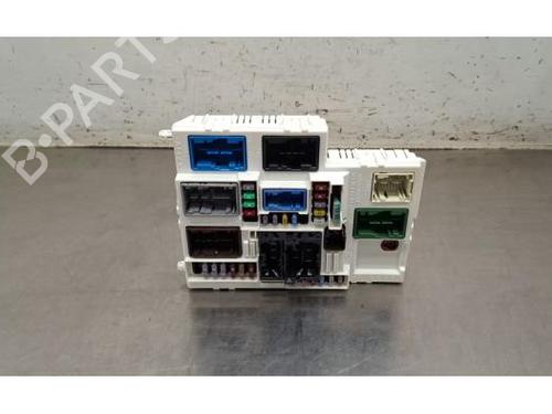 Used Fuse box Fuse box 38971349 38971349