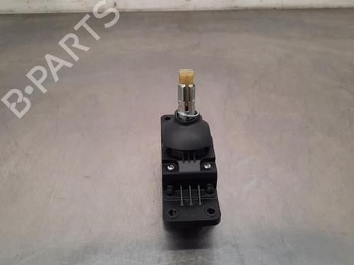 Used Gear lever MG MG HS 1.5 EHS Hybrid (CSA6463) (258 hp) 23631656
