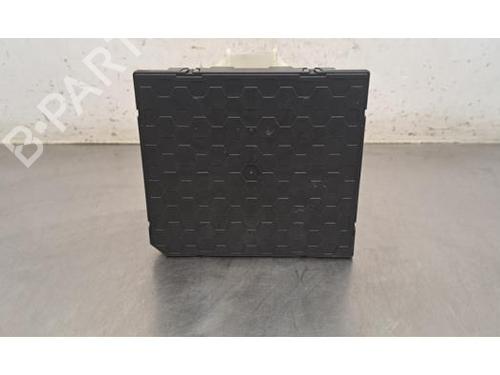 fuse-box-audi-a3-sportback-8ya-8yf-2019-36680876 main image