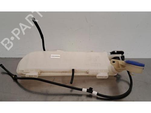 Used Windscreen washer tank PEUGEOT 308 III (FB_, FH_, FP_, F3_, FM_) e-308 (FMZKWZ) (156 hp) 29317975