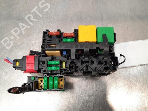 Fuse box PEUGEOT 3008 II SUV (MC_, MR_, MJ_, M4_) 1.5 BlueHDi 130 | BP10898514E1 