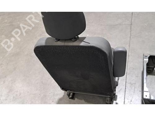 Left front seat RENAULT MASTER III Van (FV) 2.3 dCi 135 FWD (FV0N, FV08, FV06, FV00, FV1S) | BP29871954C15
